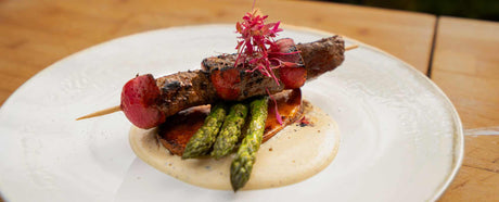 Grillspieß mit Rinderfilet und Gemüse