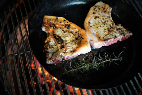 Dry aged Koteletts mit Zitronen und Kapern Sauce