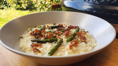 Risotto mit gegrilltem Spargel und knusprigem Speck
