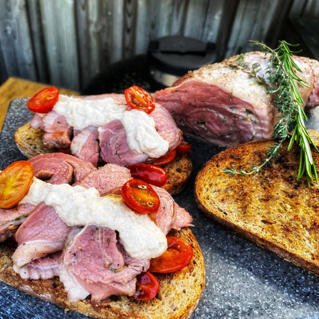 Kalbs-Picanha-Roulade auf Toast