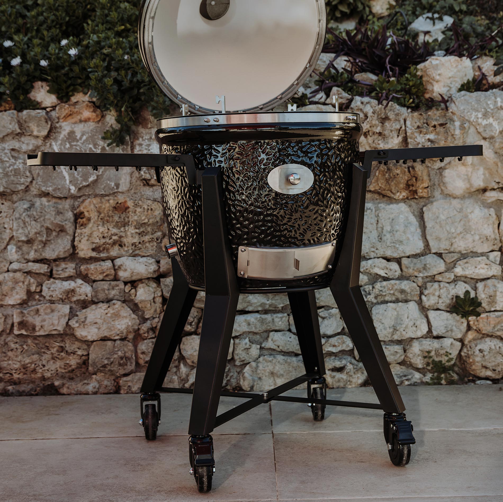 Monolith Kamado Junior Pro Series 2.0: Barbecue In Ceramica Compatto Con Carrello, Diametro Griglia 33 Cm, Nero